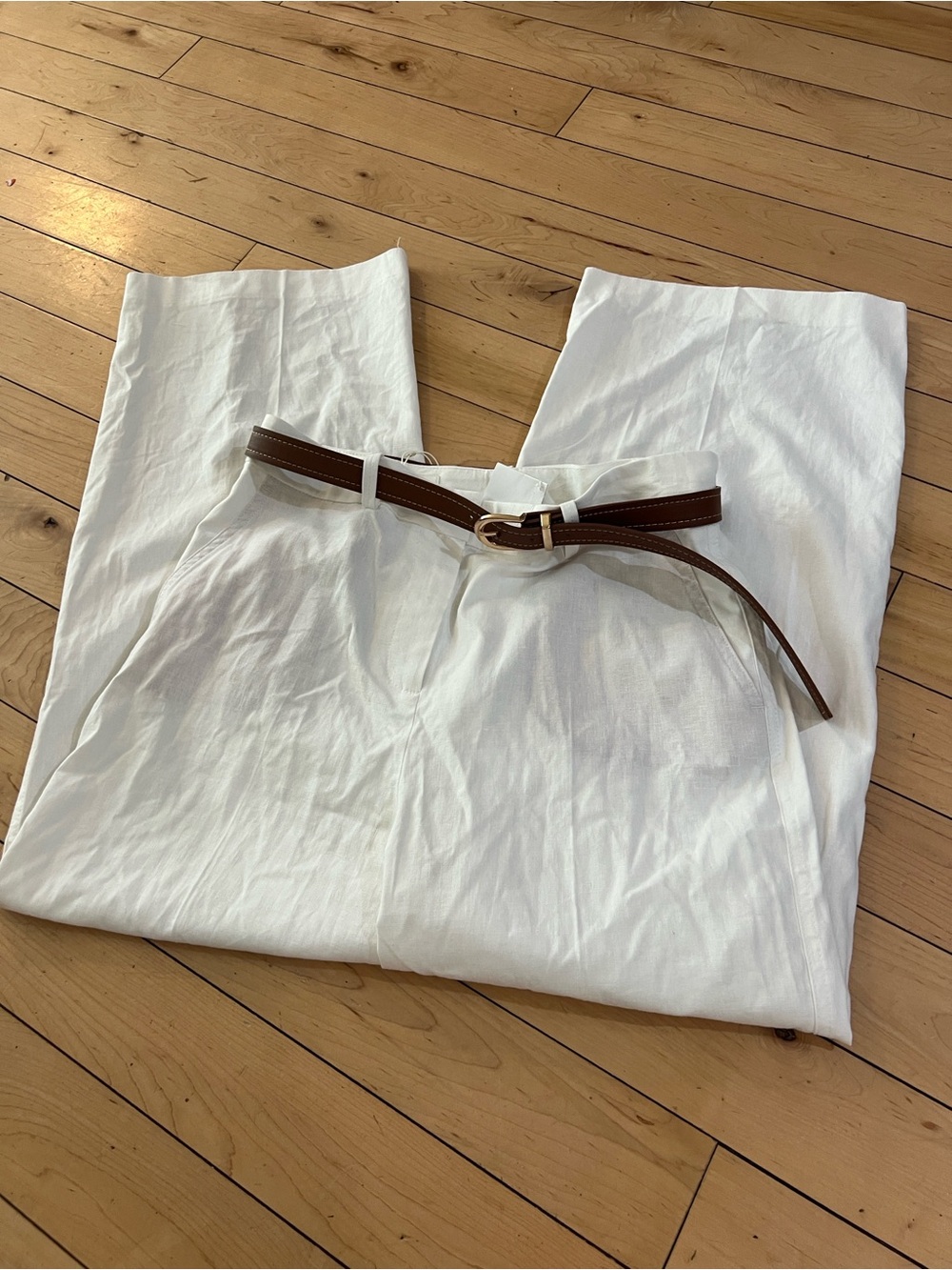 Zara White Straight-Leg Pants with Brown Belt